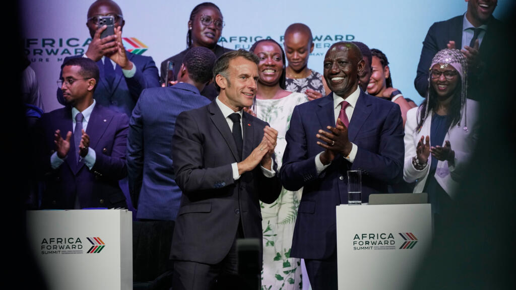 Le président français Emmanuel Macron et le président kényan William Ruto au sommet Africa Forward, Université de Nairobi, 11 mai 2026.